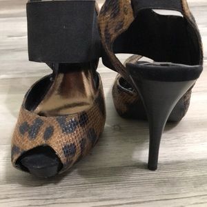 Simply Vera Leopard Heels
